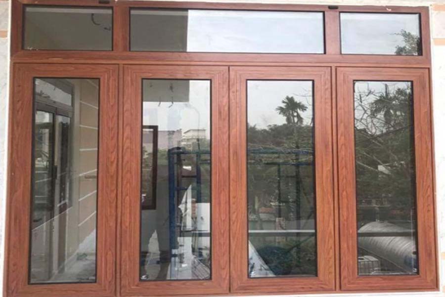 kính cường lực khung gỗ